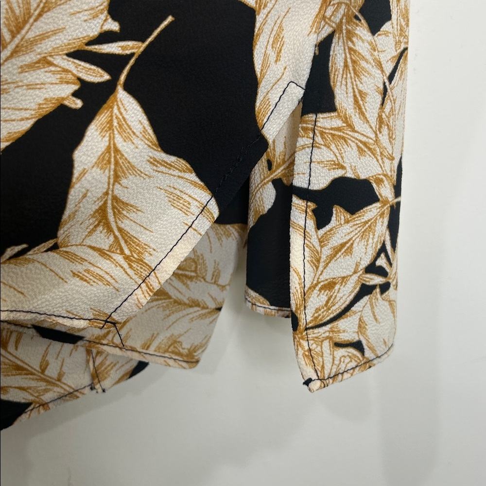 ROSE + OLIVE Black Ivory Smocked Floral Print Flutter Sleeve Blouse Size 1X - Picture 13 of 16